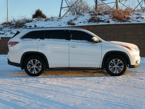 Used 2015 Toyota Highlander XLE image 7