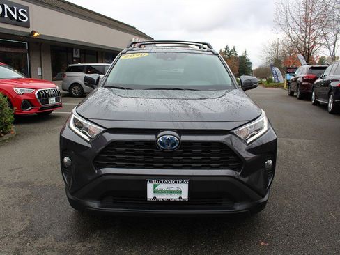Used 2020 Toyota RAV4 XLE image 7