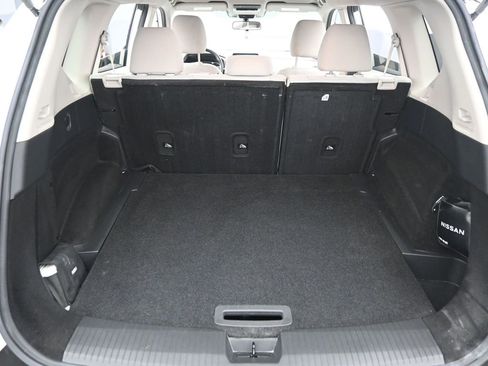 Used 2021 Nissan Rogue SV image 27