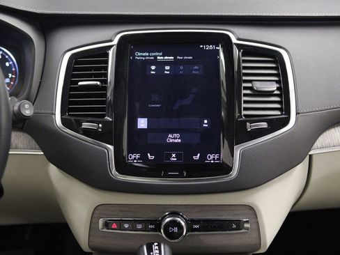 Used 2022 Volvo XC90 T6 Inscription image 15