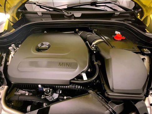 Certified 2025 MINI Cooper S image 9