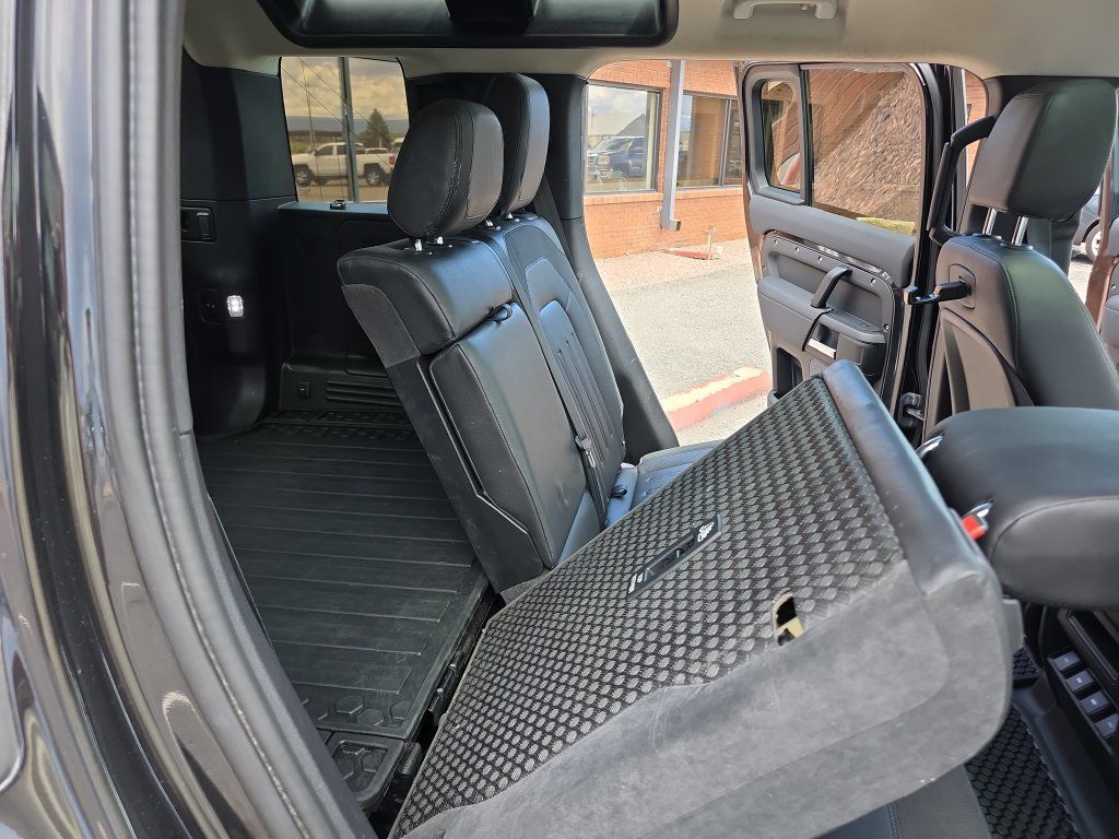 Used 2020 Land Rover Defender 110 S AWD/4WD image 41