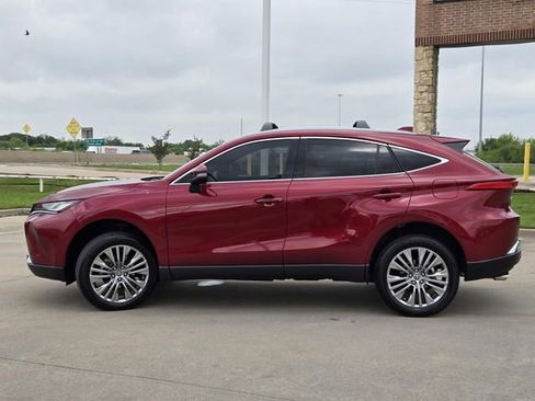 Used 2024 Toyota Venza Limited AWD/4WD image 3