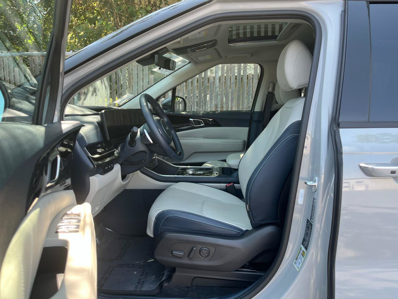 Used 2026 Kia Carnival SX Prestige FWD image 3