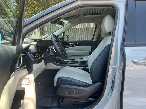 Used 2026 Kia Carnival SX Prestige FWD image 3