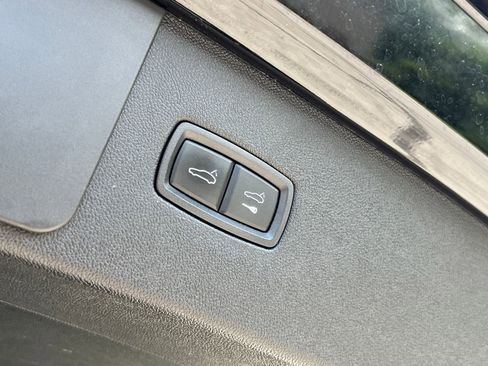 Certified 2020 Porsche Cayenne AWD/4WD image 18