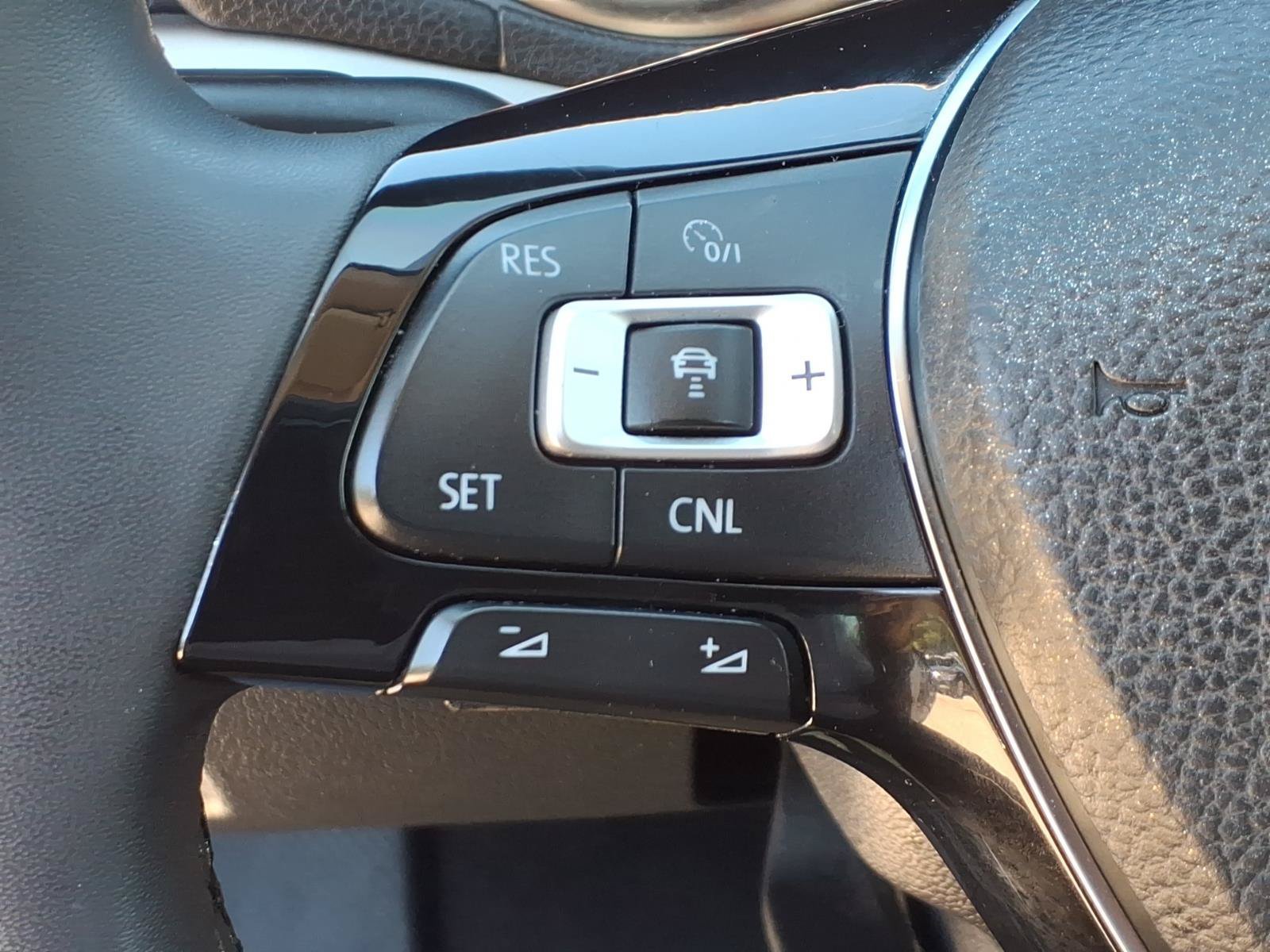 Used 2021 Volkswagen Passat 2.0T SE FWD image 19