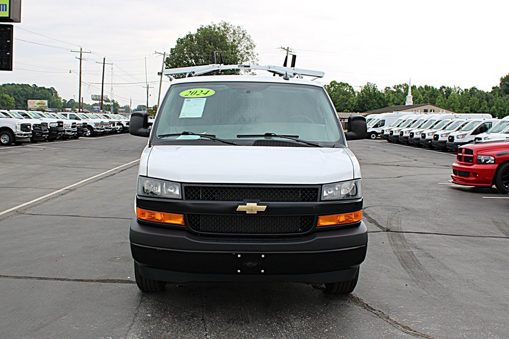 Used 2024 Chevrolet Express 2500 w/ Driver Convenience Package RWD image 14