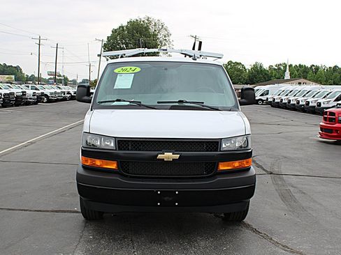 Used 2024 Chevrolet Express 2500 w/ Driver Convenience Package RWD image 14