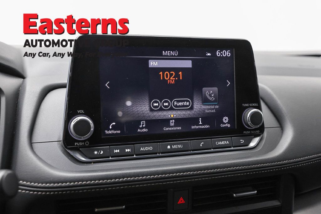 Used 2025 Nissan Rogue SV AWD/4WD image 20