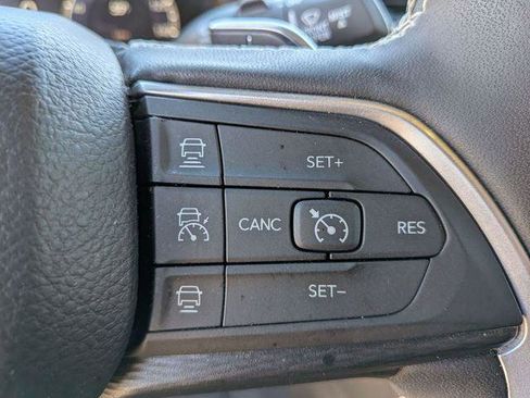 Certified 2024 Jeep Grand Cherokee L Altitude image 19