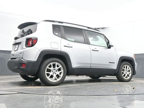 Used 2020 Jeep Renegade Latitude FWD image 29