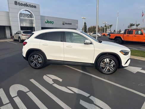 Used 2025 Mercedes-Benz GLA 250 GLA 250 image 3