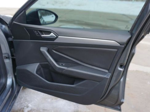 Used 2019 Volkswagen Jetta R-Line image 24