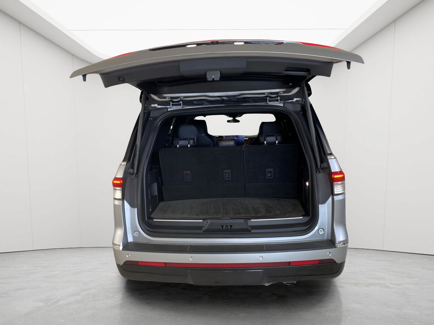 Used 2023 Lincoln Navigator Black Label AWD/4WD image 7