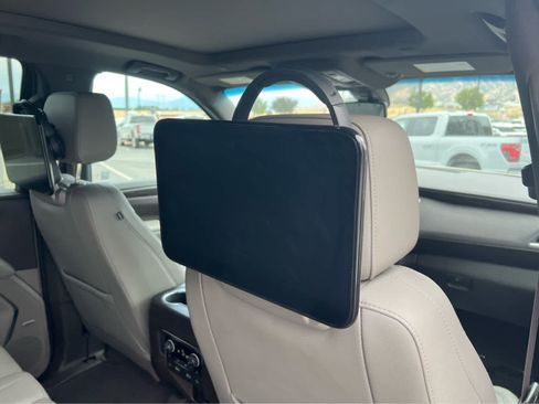 Used 2022 Chevrolet Tahoe LT w/ LT Signature Plus Package AWD/4WD image 25