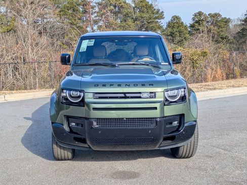 New 2026 Land Rover Defender 110 X-Dynamic SE image 2