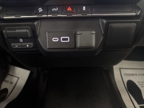 Used 2023 GMC Sierra 2500 SLE w/ SLE Convenience Package image 16