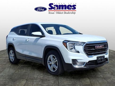 Used 2023 GMC Terrain SLE w/ LPO, Floor Liner Package image 1