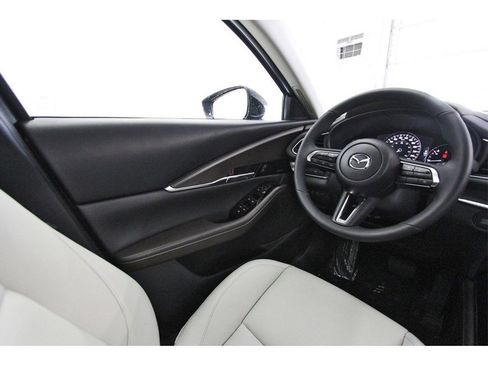 Certified 2025 MAZDA CX-30 AWD 2.5 S w/ Premium Package image 8