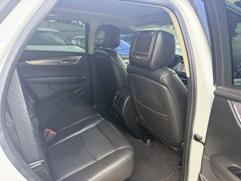 Used 2017 Cadillac XT5 Luxury w/ Driver Awareness Package FWD image 21