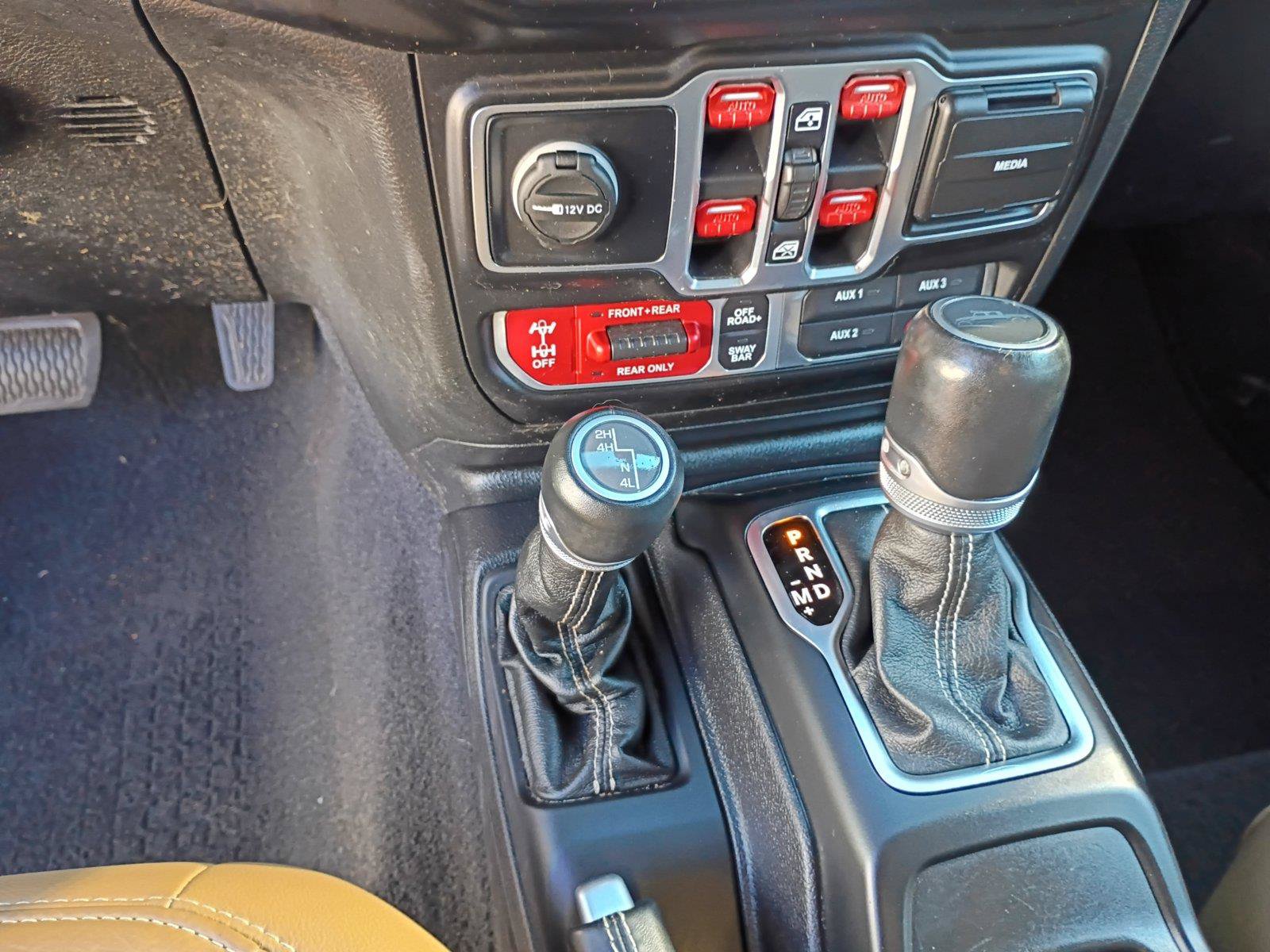 Used 2021 Jeep Gladiator Rubicon AWD/4WD image 13