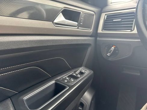 Used 2020 Volkswagen Atlas Cross Sport SEL AWD/4WD image 19