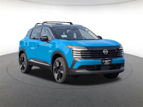 New 2026 Nissan Kicks SR w/ Cold Weather Package image 3