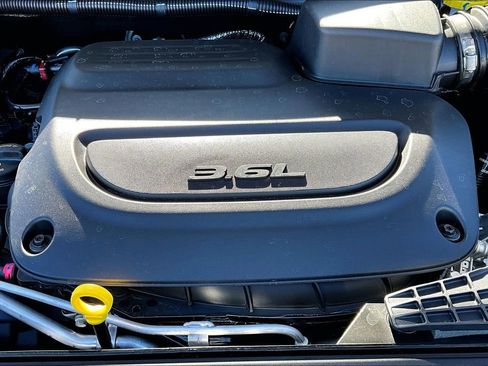New 2026 Chrysler Pacifica Select FWD image 19