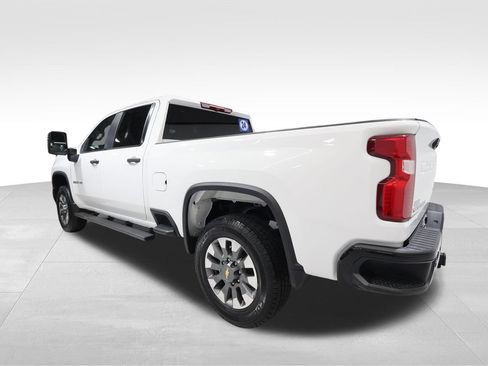 Used 2024 Chevrolet Silverado 2500 Custom w/ Custom Convenience Package AWD/4WD image 2