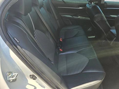Used 2021 Toyota Camry SE w/ Carpet Mat Package (TMS) FWD image 18