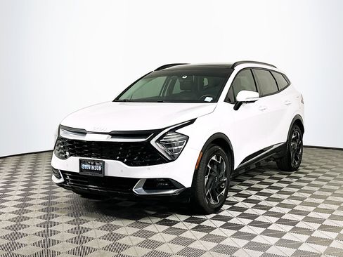 Used 2023 Kia Sportage SX image 3