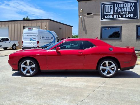 Used 2016 Dodge Challenger R/T w/ Sound Group RWD image 2