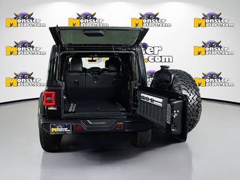 Used 2022 Jeep Wrangler Unlimited Rubicon w/ LED Lighting Group AWD/4WD image 26