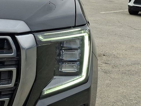 Used 2023 GMC Yukon AT4 AWD/4WD image 28