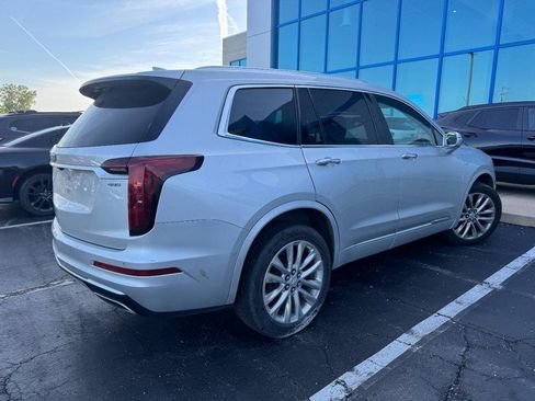 Used 2020 Cadillac XT6 Premium Luxury AWD/4WD image 2