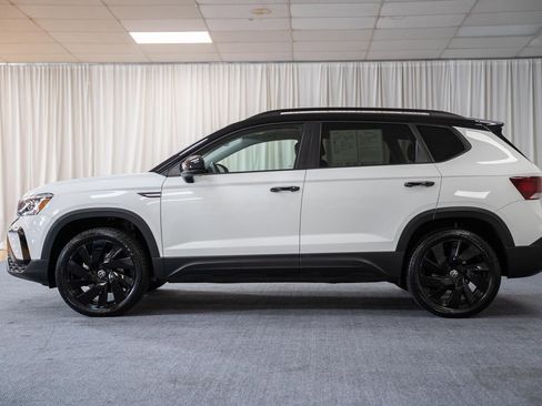 Used 2024 Volkswagen Taos SE AWD/4WD image 5