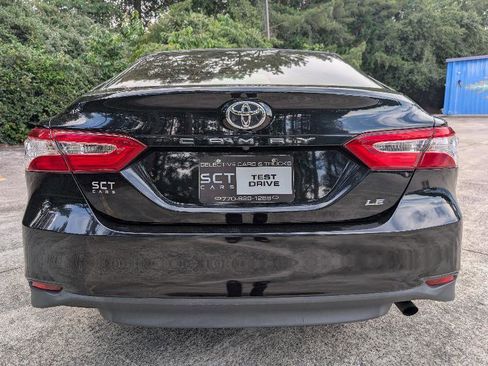 Used 2018 Toyota Camry LE FWD image 8