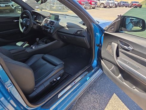 Used 2017 BMW M2 RWD image 11