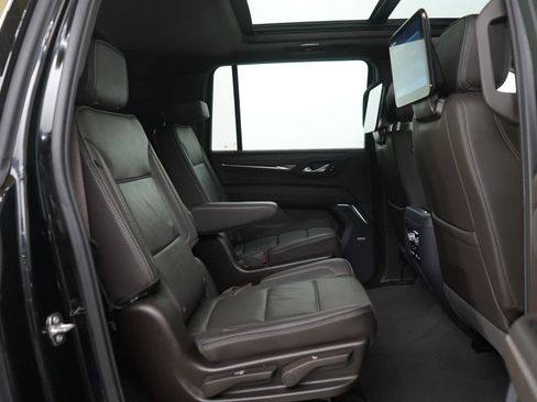 Used 2023 GMC Yukon XL Denali image 13
