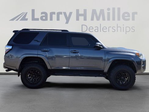 Used 2022 Toyota 4Runner TRD Off-Road Premium w/ Moonroof Package AWD/4WD image 6
