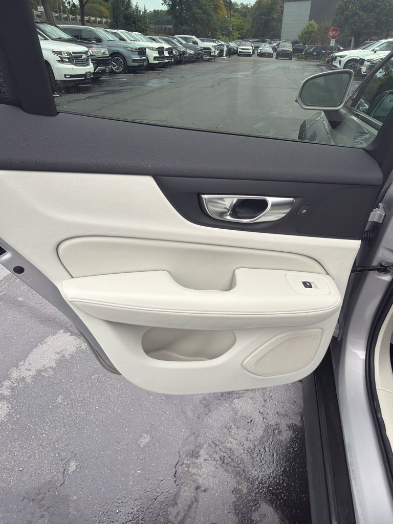 Certified 2025 Volvo V60 B5 Cross Country Plus AWD/4WD image 8