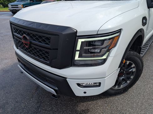 Used 2024 Nissan Titan PRO-4X AWD/4WD image 13