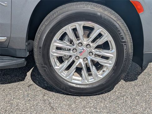 Used 2022 GMC Yukon SLT w/ SLT Luxury Package image 11