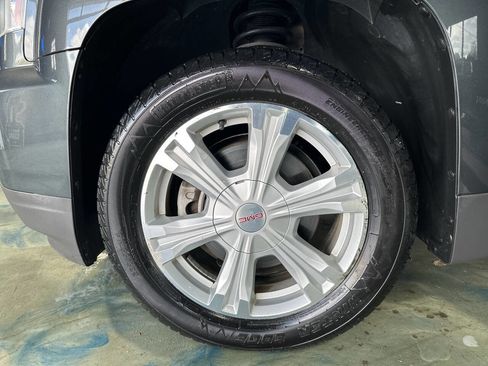 Used 2017 GMC Terrain SLE image 32