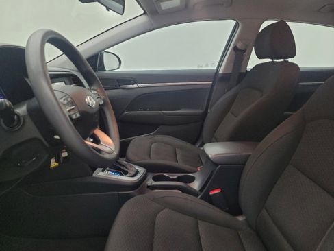 Used 2020 Hyundai Elantra SE w/ Cargo Package (C1) FWD image 17