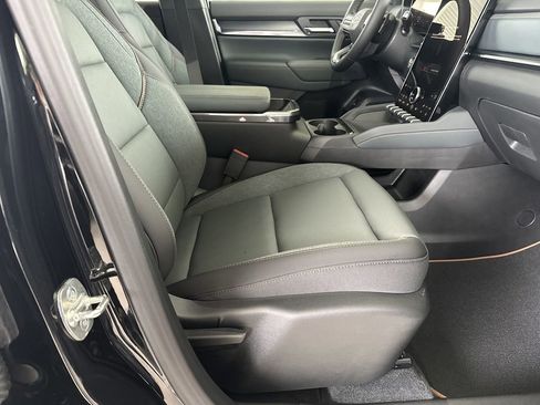 New 2026 GMC Terrain AT4 w/ Technology Package II image 38