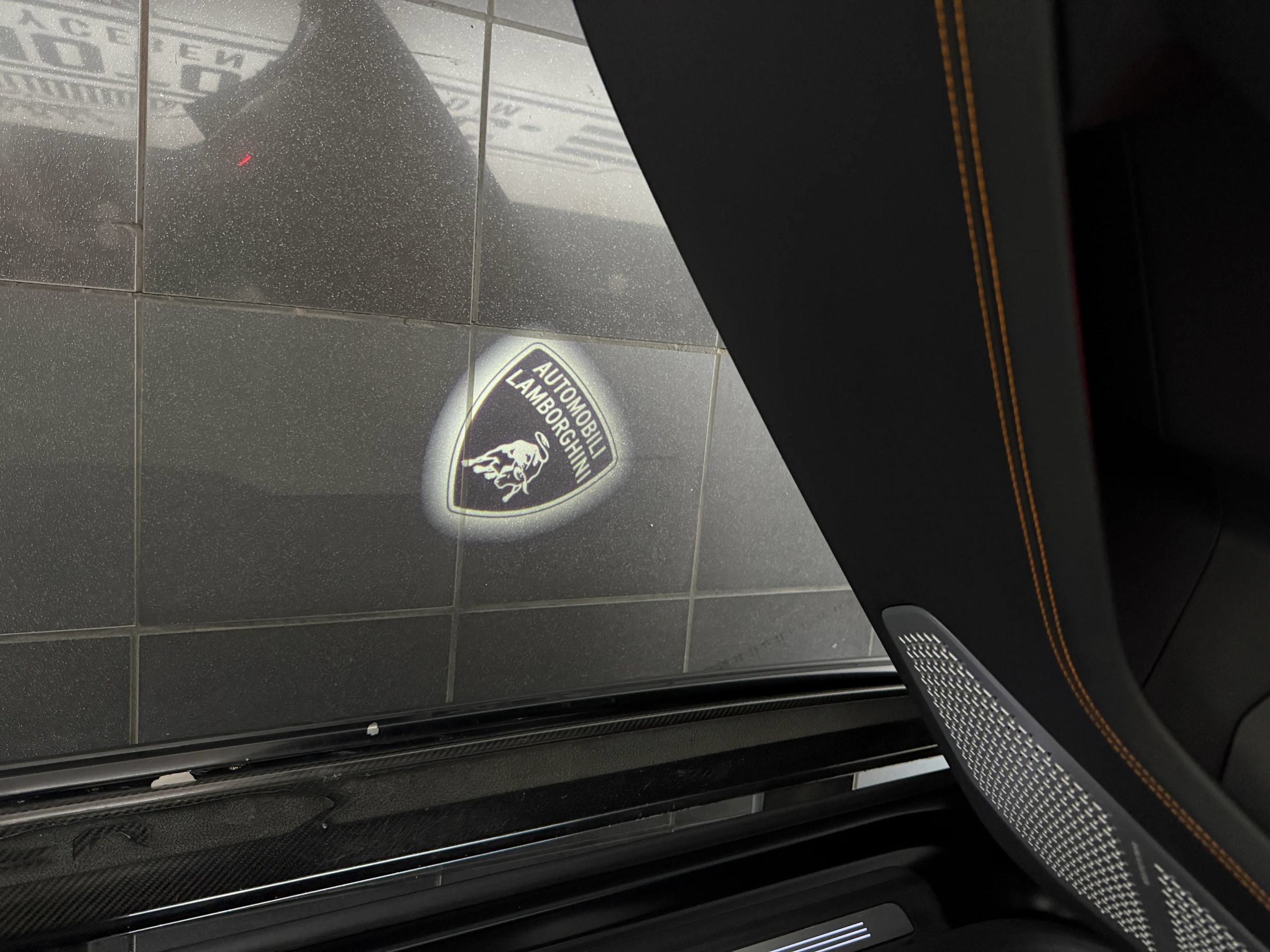 Used 2021 Lamborghini Urus AWD/4WD image 17