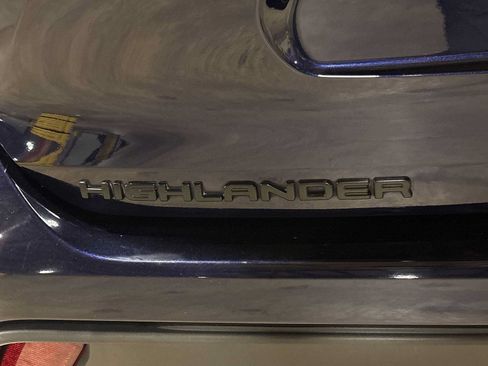 Used 2022 Toyota Highlander XSE AWD/4WD image 27