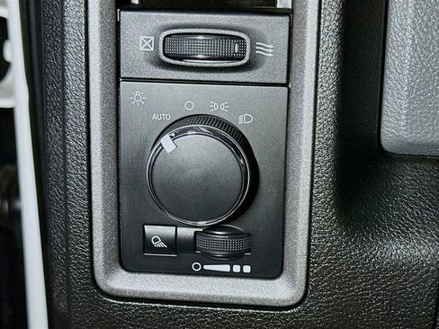 Used 2016 RAM 3500 Tradesman w/ Chrome Appearance Group image 10